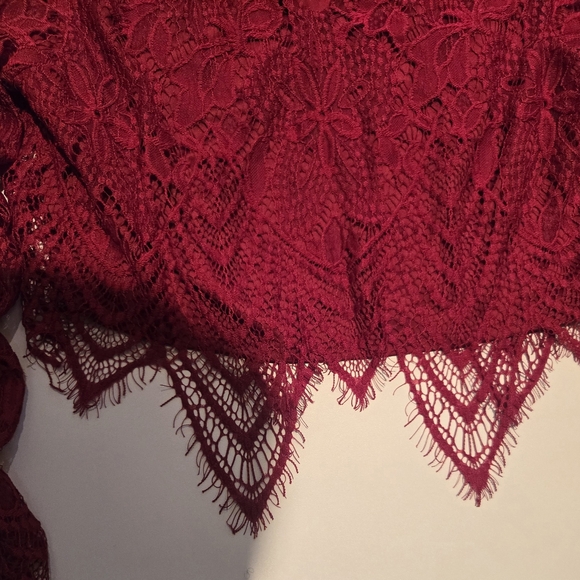 Guess Long Sleeve Crop Blouse - Picture 5 of 6